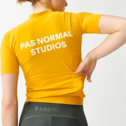Bright Yellow Essential Women's Jersey 10 Bright Yellow Essential Women's Jersey -Sport Vêtements Magasin 20220210 PNS ESSENTIAL22 1228