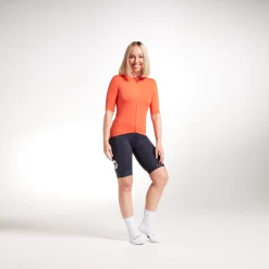 Mandarin Red Essentials TEAM Women's Jersey 9 Mandarin Red Essentials TEAM Women's Jersey -Sport Vêtements Magasin 21.10.20 BSC ESSENTIALS F jersey manderin V1 0013