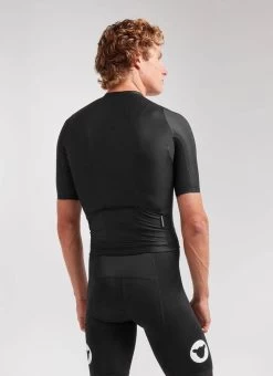 Black Essentials TEAM Men's Jersey -Sport Vêtements Magasin Edited 720x 131c93ac 84fd 4194 88d3 87b6228674ed