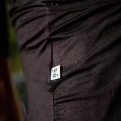 Black Recon Men's Jersey -Sport Vêtements Magasin PelotonDeParis Black Recon Men CyclingJersey Detail4 VeloVeloSingapore