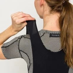 Black Domestique Women's Bib -Sport Vêtements Magasin PelotonDeParis Domestique Black Women CyclingBib Detail1 VeloVeloSingapore