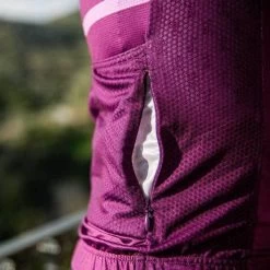 Deep Purple Laser Sprinteur Men's Jersey 12 Deep Purple Laser Sprinteur Men's Jersey -Sport Vêtements Magasin PelotonDeParis Laser DeepPurple Sprinteur Men CyclingJersey Detail1 VeloVeloSingapore