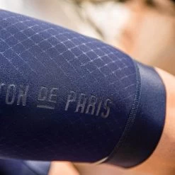 Navy Sprinteur Men's Bib -Sport Vêtements Magasin PelotonDeParis Sprinteur Navy Men CyclingBib Detail2 VeloVeloSingapore