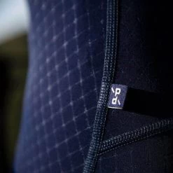 Navy Sprinteur Men's Bib -Sport Vêtements Magasin PelotonDeParis Sprinteur Navy Men CyclingBib Detail VeloVeloSingapore