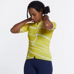 Gold Yellow Block Print SE Women's Jersey -Sport Vêtements Magasin womens block print se jersey lemon side 1200x 3a6e4385 e21e 47ea 982b dc633e0116a2